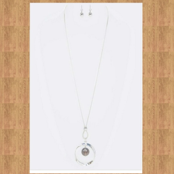 Jewelry - Necklace set